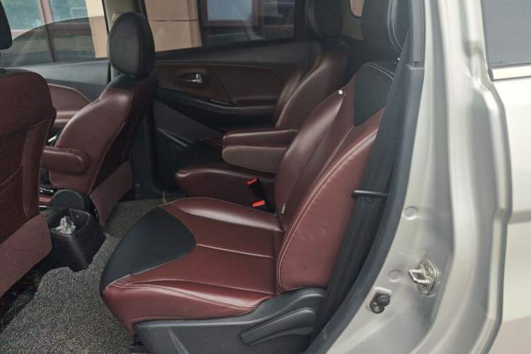 Used Venucia M50V 2017 1.5L XL Manual Comfort Edition Left Rear Seat