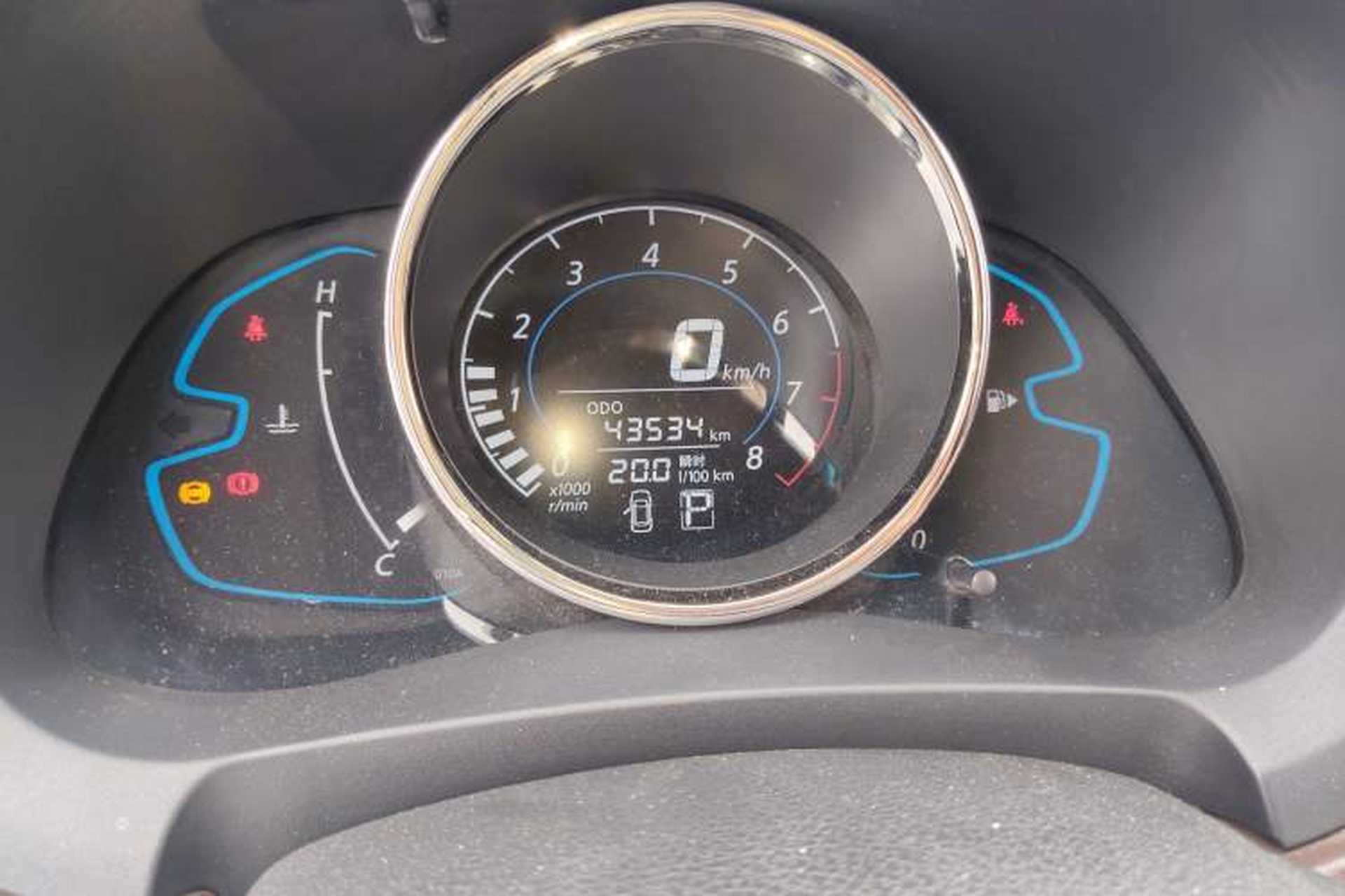 Used Venucia M50V 2017 1.6L XL CVT Luxury Edition Odometer Close Up