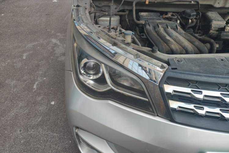 Used Venucia M50V 2017 1.5L XL Manual Comfort Edition Right Front Headlight