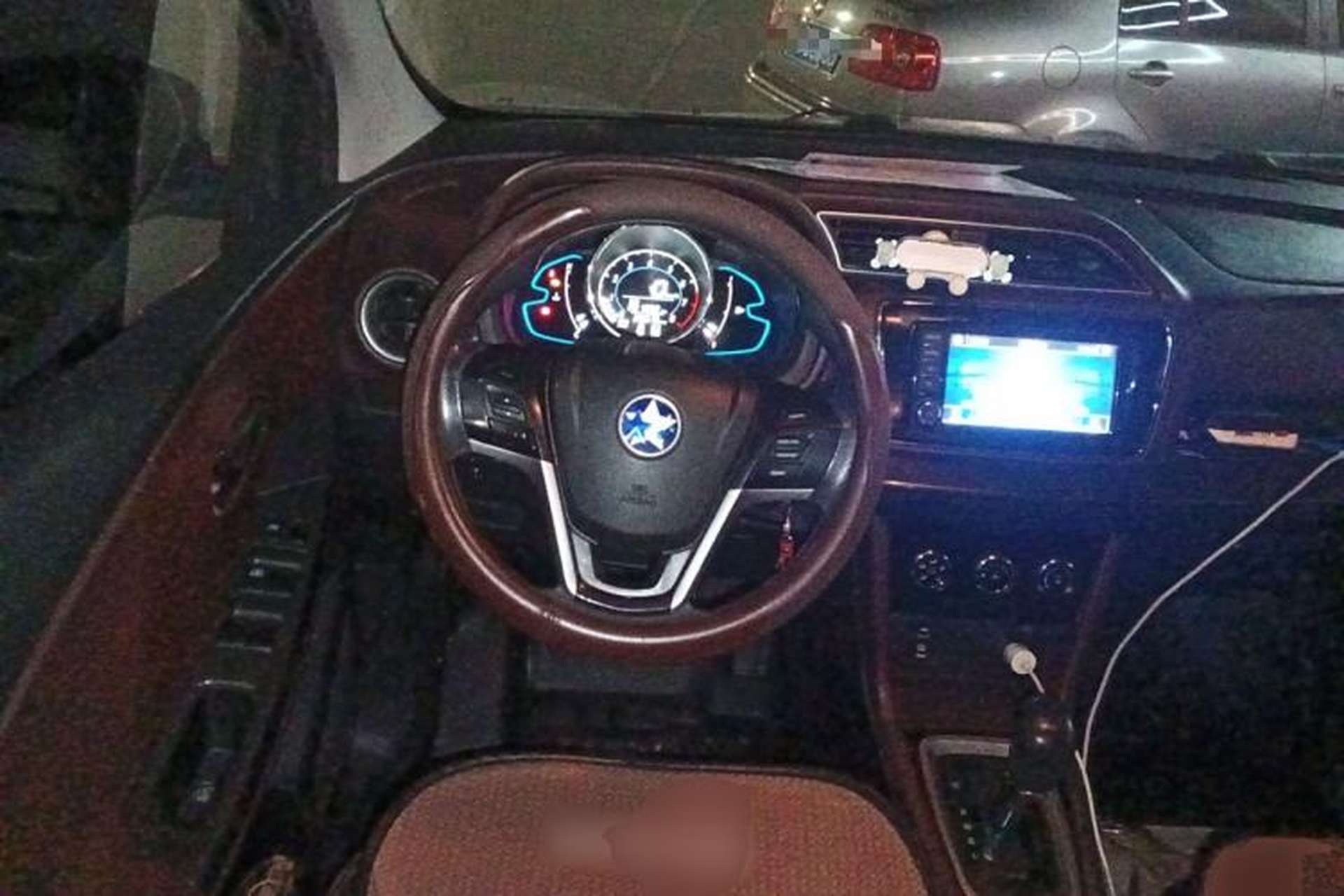 Used Venucia M50V 2017 1.6L XL CVT Luxury Edition Steering Wheel
