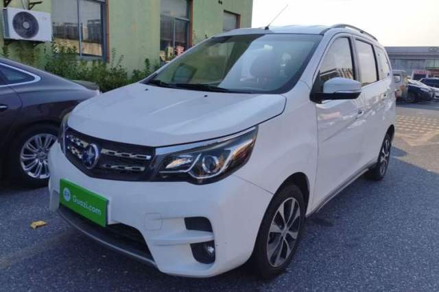 Used Venucia M50V 2017 1.6L XL CVT Luxury Edition