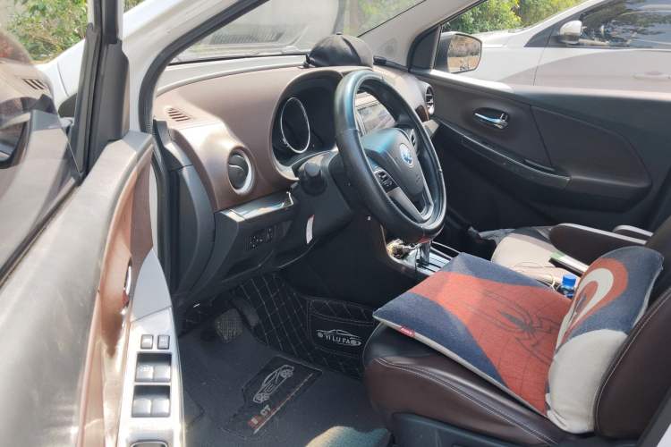 Used Venucia M50V 2017 1.6L XL CVT Luxury Edition Driver Seat
