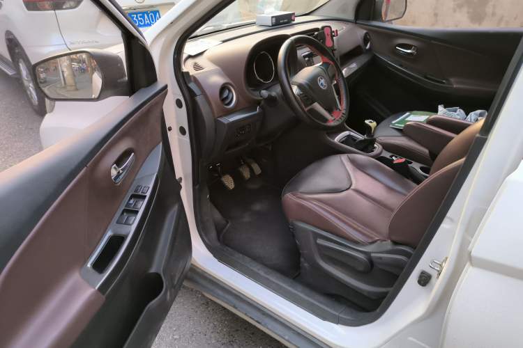 Used Venucia M50V 2017 1.5L XL Manual Comfort Edition Driver Seat