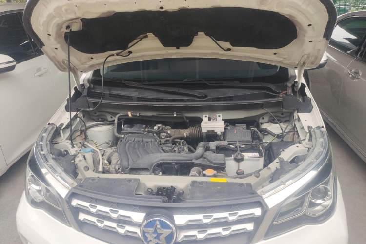 Used Venucia M50V 2017 1.6L XL CVT Luxury Edition Engine Bay