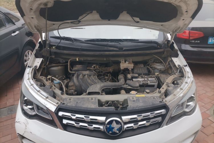 Used Venucia M50V 2017 1.6L XL CVT Luxury Edition Engine Bay