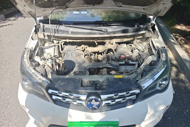 Used Venucia M50V 2017 1.6L XL CVT Luxury Edition Engine Bay