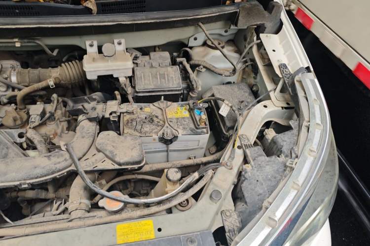 Used Venucia M50V 2017 1.6L XL CVT Luxury Edition Engine Bay Left