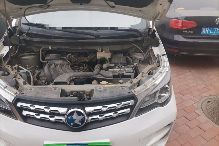 Used Venucia M50V 2017 1.6L XL CVT Luxury Edition Engine Bay Left