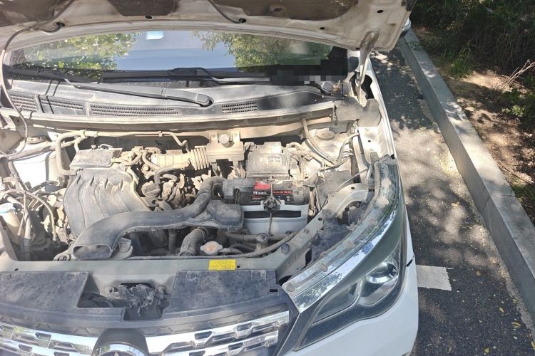 Used Venucia M50V 2017 1.6L XL CVT Luxury Edition Engine Bay Left