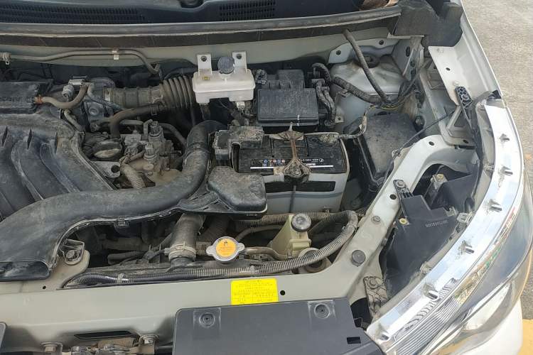 Used Venucia M50V 2017 1.6L XL CVT Luxury Edition Engine Bay Left