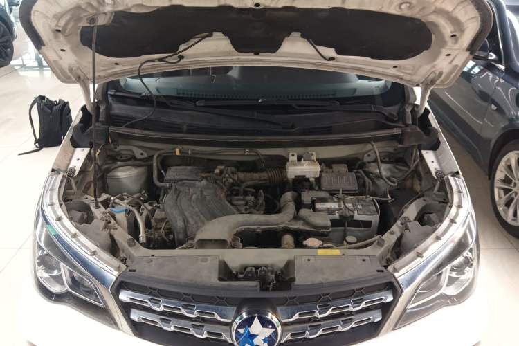 Used Venucia M50V 2017 1.6L XL CVT Luxury Edition Engine Bay