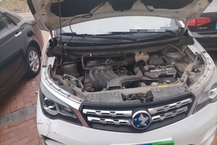 Used Venucia M50V 2017 1.6L XL CVT Luxury Edition Engine Bay Right