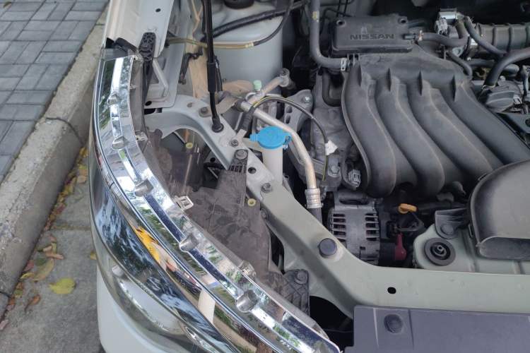 Used Venucia M50V 2017 1.6L XL CVT Luxury Edition Engine Bay Right