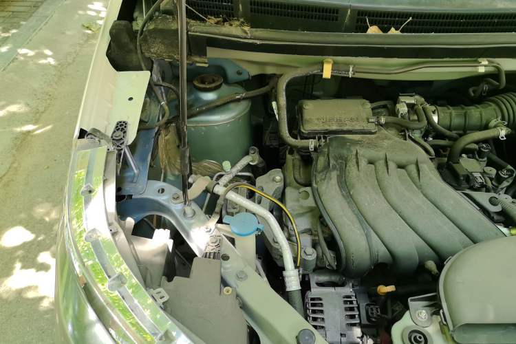 Used Venucia M50V 2017 1.6L XL CVT Luxury Edition Engine Bay Right