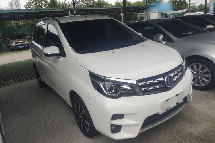 Used Venucia M50V 2017 1.6L XL CVT Luxury Edition Exterior 1