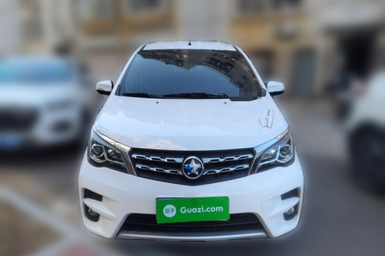 Used Venucia M50V 2017 1.6L XL CVT Luxury Edition Exterior 1