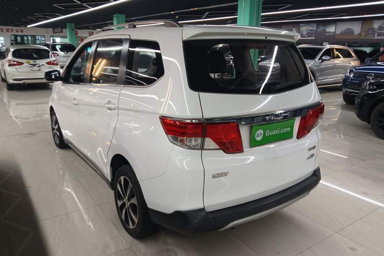 Used Venucia M50V 2017 1.6L XL CVT Luxury Edition Exterior 2