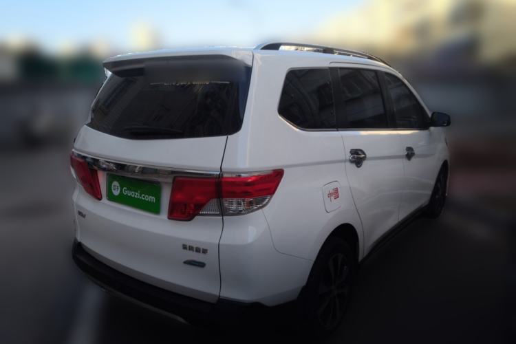 Used Venucia M50V 2017 1.6L XL CVT Luxury Edition Exterior 5