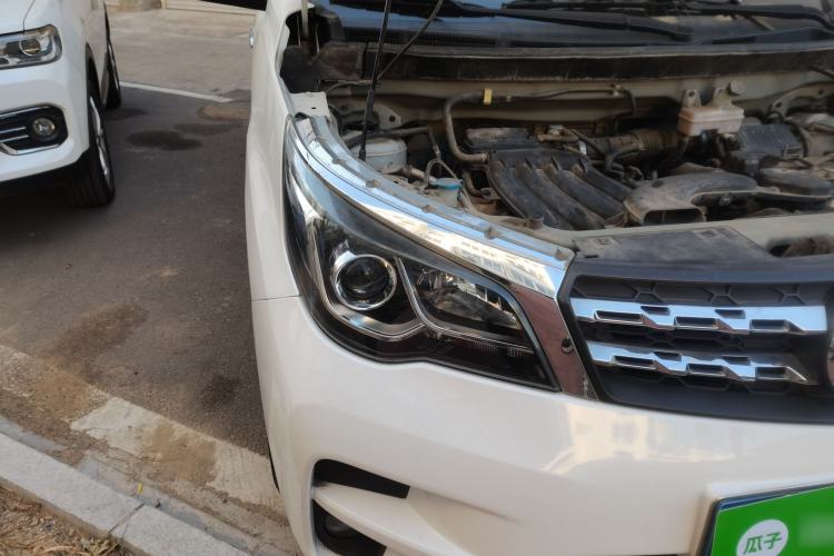 Used Venucia M50V 2017 1.6L XL CVT Luxury Edition Exterior 6