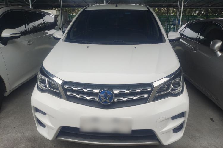 Used Venucia M50V 2017 1.6L XL CVT Luxury Edition Front