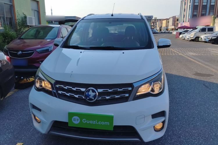 Used Venucia M50V 2017 1.6L XL CVT Luxury Edition Front