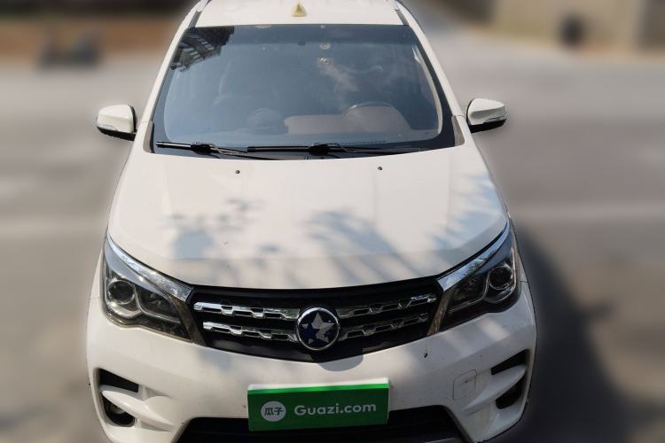 Used Venucia M50V 2017 1.6L XL CVT Luxury Edition Front
