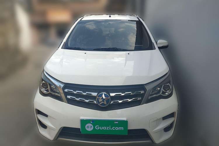 Used Venucia M50V 2017 1.6L XL CVT Luxury Edition Front