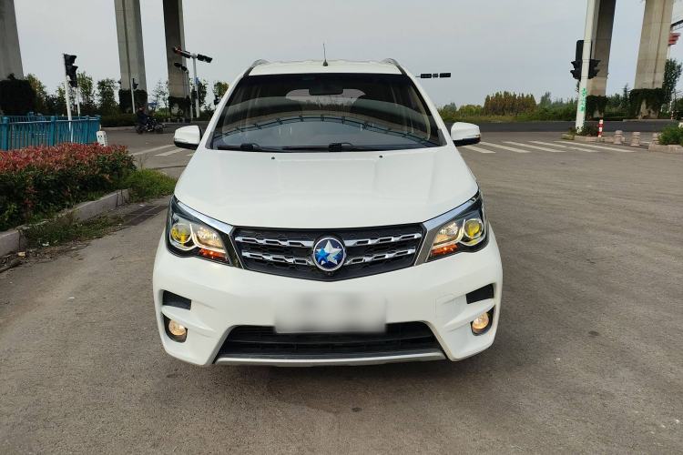 Used Venucia M50V 2017 1.6L XV CVT Deluxe Edition Front