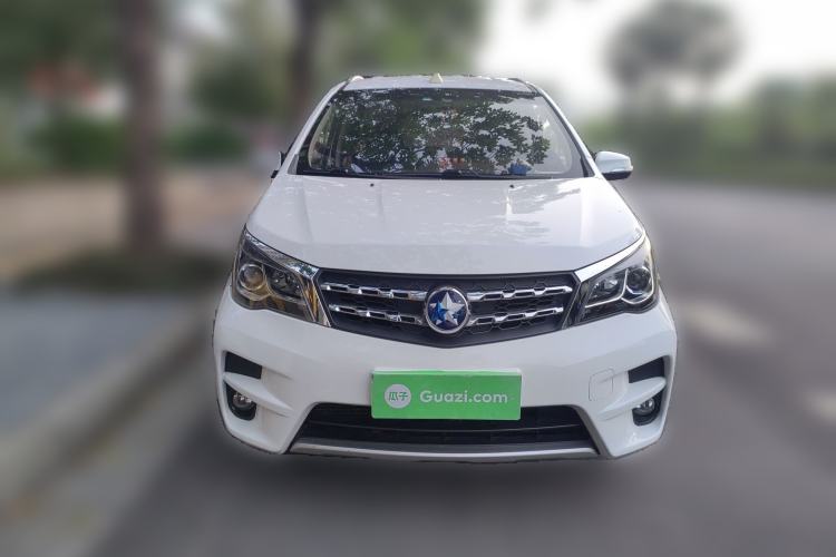 Used Venucia M50V 2017 1.6L XL CVT Luxury Edition Front