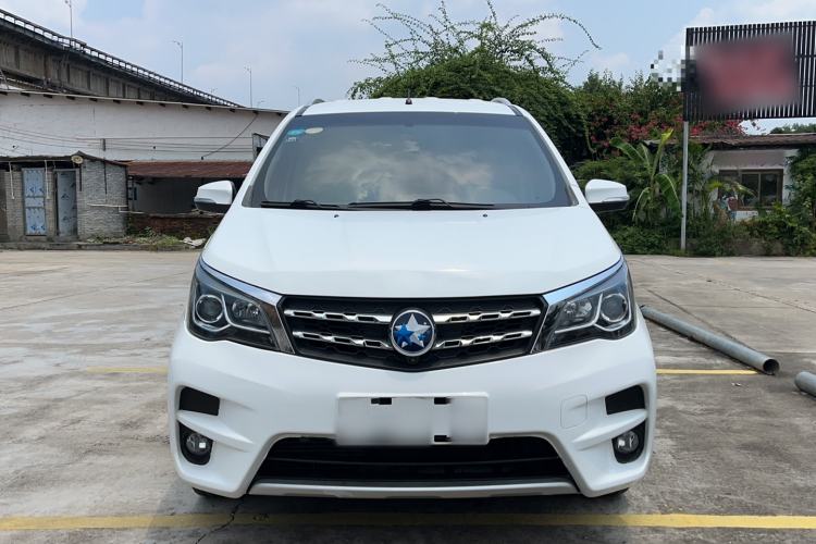 Used Venucia M50V 2017 1.6L XV CVT Deluxe Edition Front