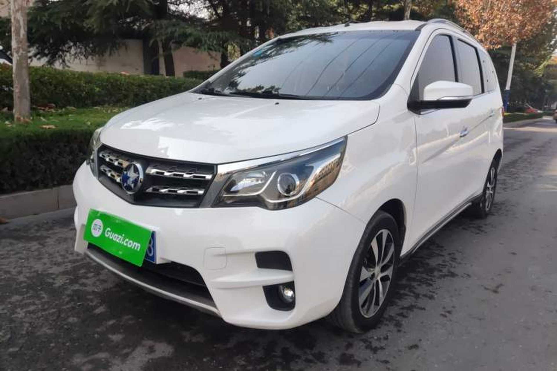 Used Venucia M50V 2017 1.6L XL CVT Luxury Edition Front Left 45 Deg