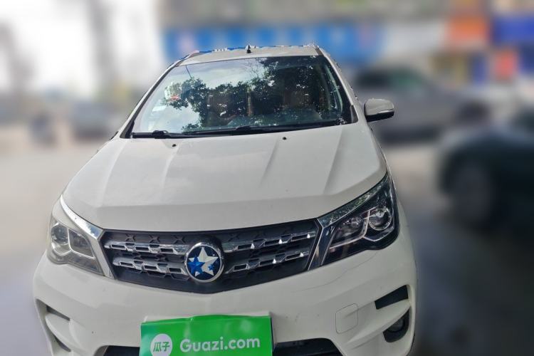 Used Venucia M50V 2017 1.5L XE Manual Standard Edition Front
