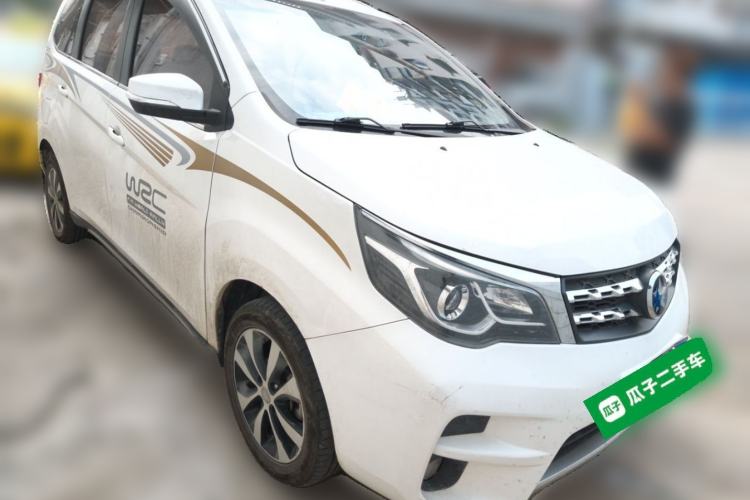 Used Venucia M50V 2017 1.6L XL CVT Luxury Edition Front Right 45 Deg