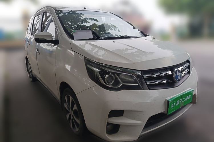 Used Venucia M50V 2017 1.5L XL Manual Comfort Edition Front Right 45 Deg