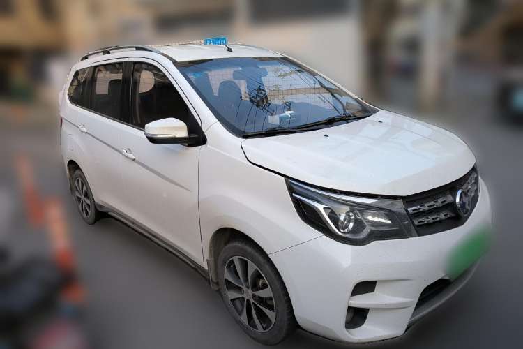 Used Venucia M50V 2017 1.5L XL Manual Comfort Edition Front Right 45 Deg