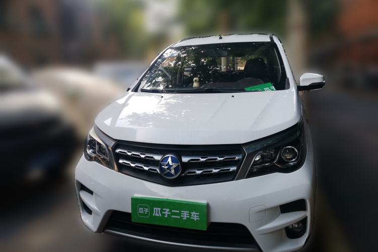 Used Venucia M50V 2017 1.5L XL Manual Comfort Edition Front