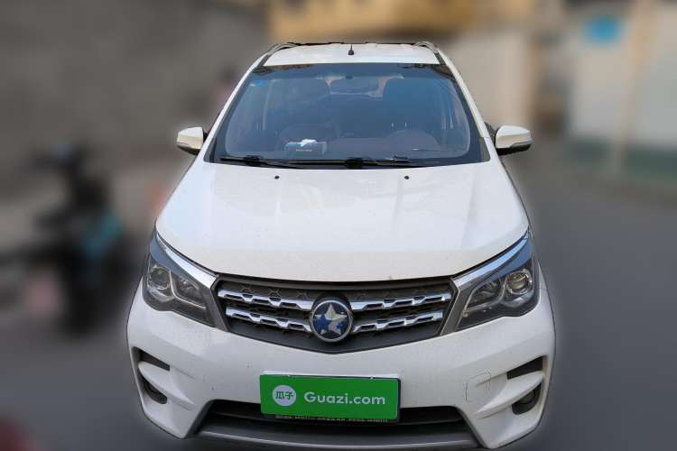 Used Venucia M50V 2017 1.5L XL Manual Comfort Edition Front