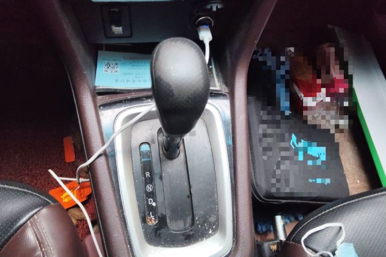 Used Venucia M50V 2017 1.6L XL CVT Luxury Edition Gear Lever