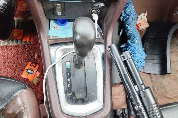 Used Venucia M50V 2017 1.6L XL CVT Luxury Edition Gear Lever
