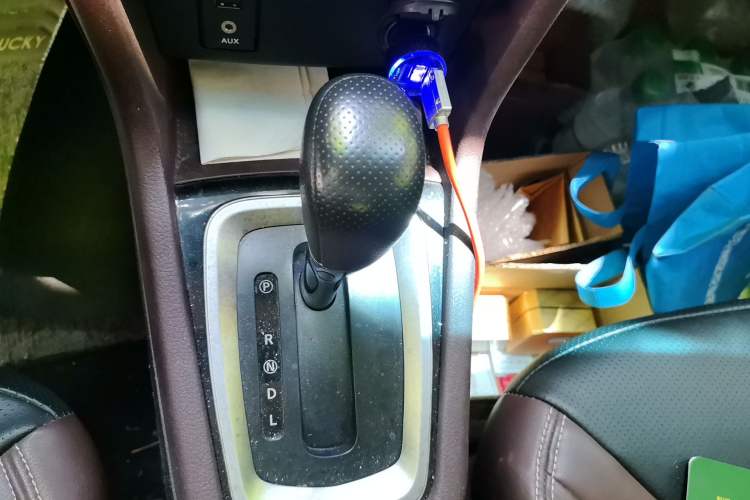 Used Venucia M50V 2017 1.6L XL CVT Luxury Edition Gear Lever