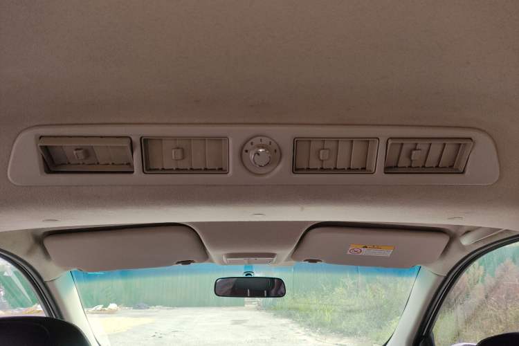 Used Venucia M50V 2017 1.6L XV CVT Deluxe Edition Headliner