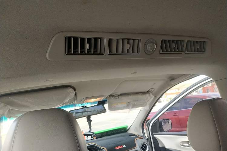 Used Venucia M50V 2017 1.6L XL CVT Luxury Edition Headliner