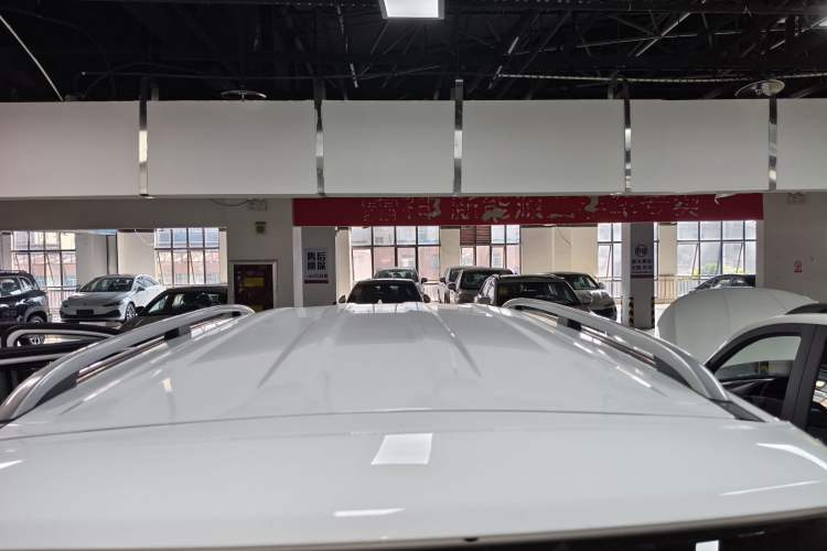 Used Venucia M50V 2017 1.6L XL CVT Luxury Edition Headliner