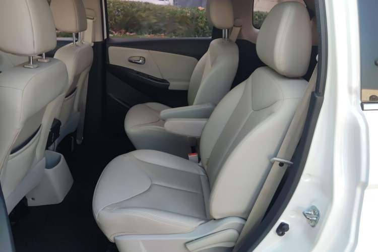 Used Venucia M50V 2017 1.6L XL CVT Luxury Edition Interior 1