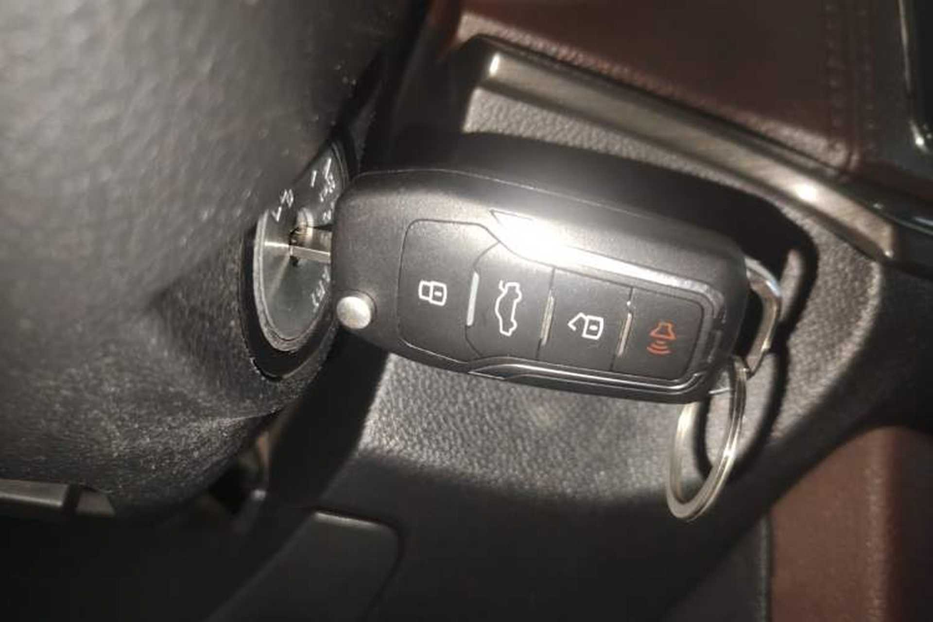 Used Venucia M50V 2017 1.6L XL CVT Luxury Edition Interior 1