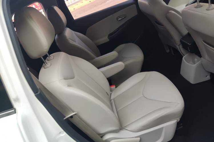 Used Venucia M50V 2017 1.6L XL CVT Luxury Edition Interior 7