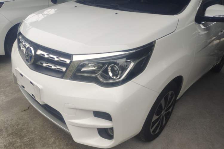 Used Venucia M50V 2017 1.6L XL CVT Luxury Edition Left Front Headlight