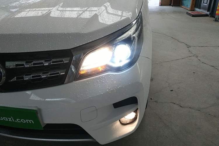 Used Venucia M50V 2017 1.6L XL CVT Luxury Edition Left Front Headlight