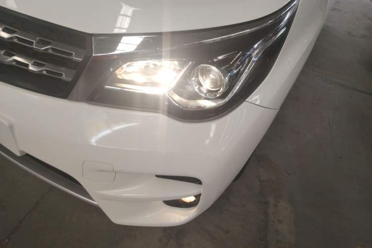 Used Venucia M50V 2017 1.6L XL CVT Luxury Edition Left Front Headlight