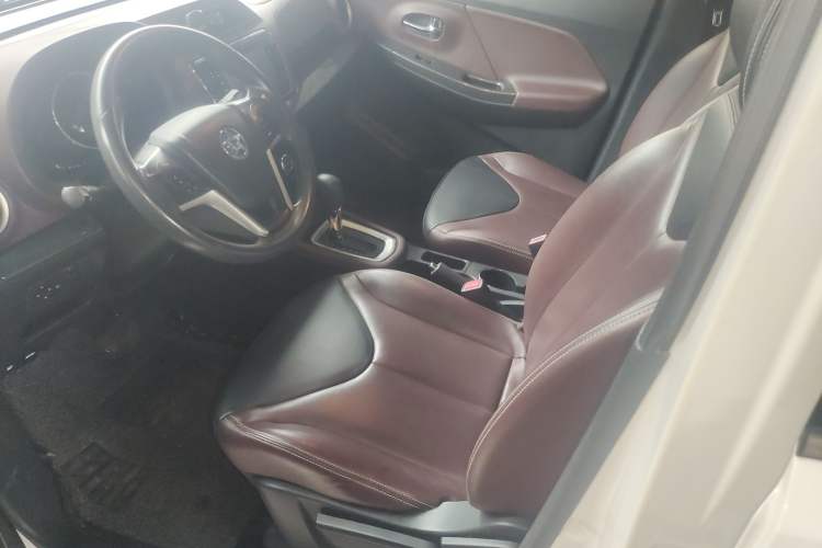 Used Venucia M50V 2017 1.6L XL CVT Luxury Edition Left Front Seat